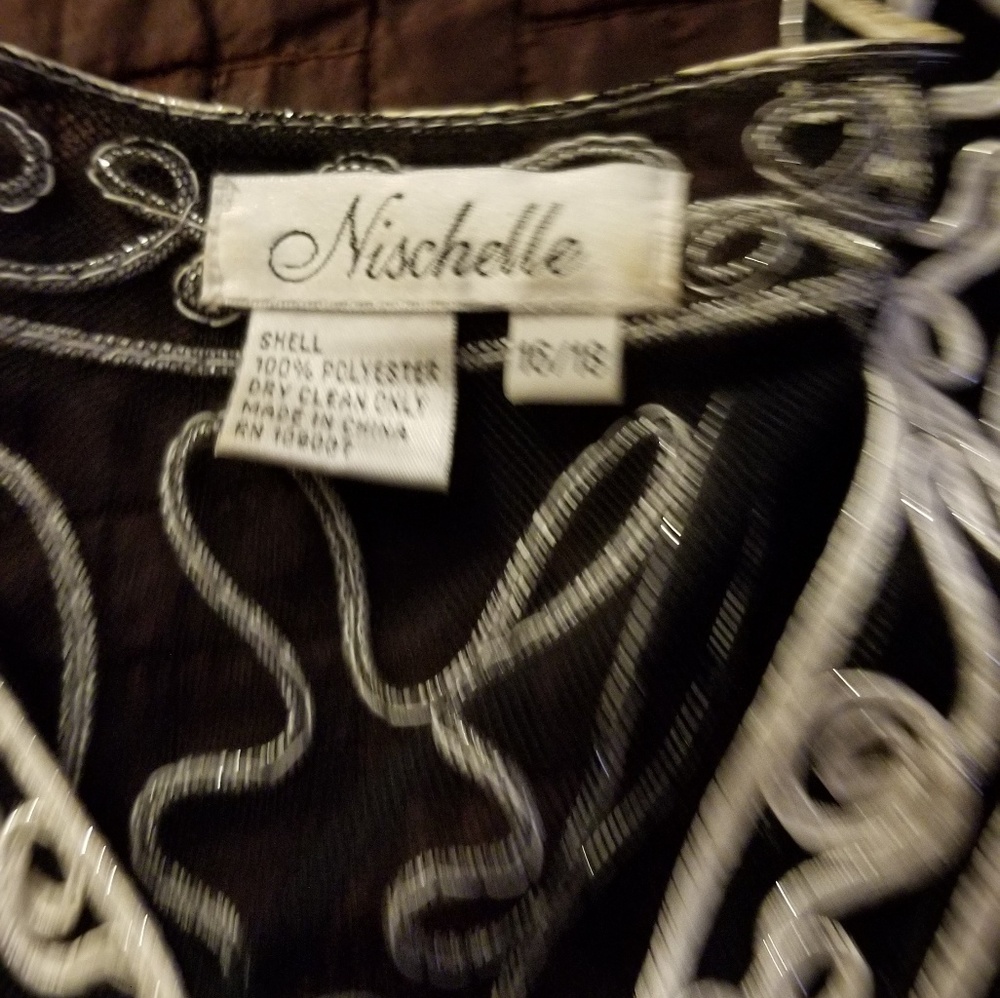 Embroided sheer Top - Picture 4 of 4